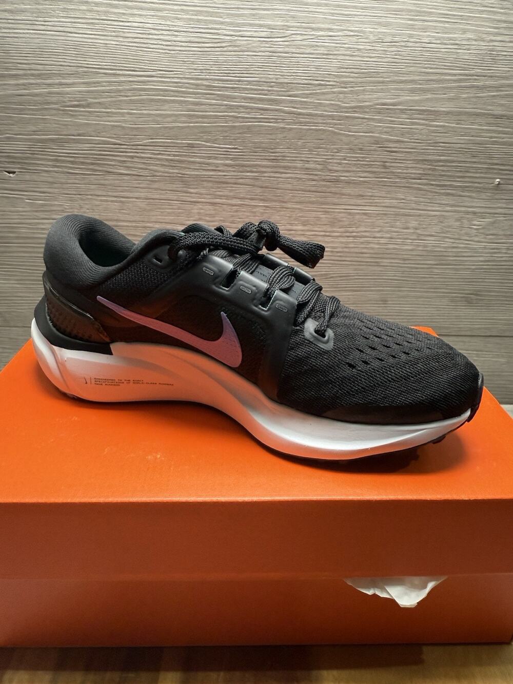 NIKE DA7698 004 AIR ZOOM AIR VOMERO 16 BLACK/THISTLE SHOES Women’s 5